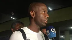 Prensa e hinchas le dieron la bienvenida a Adrián Ramos a su llegada a Cali.