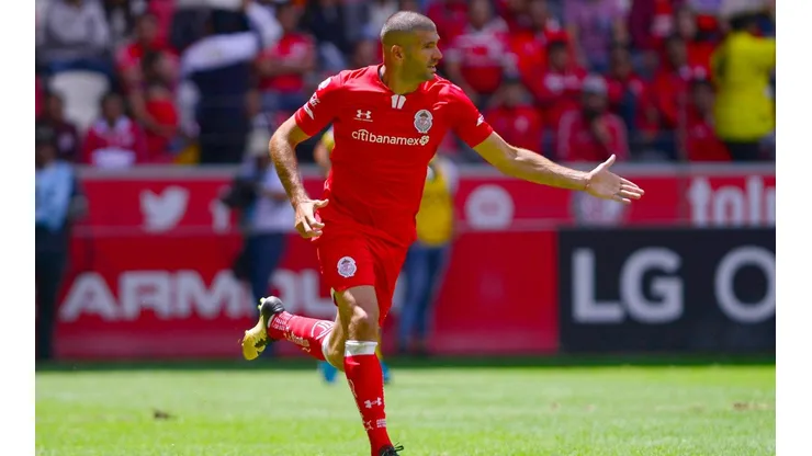 El atacante argentino no tuvo su mejor año y podría salir de los Diablos Rojos.