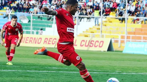 Gómez jugó con Guastavino en Universitario de Deportes.