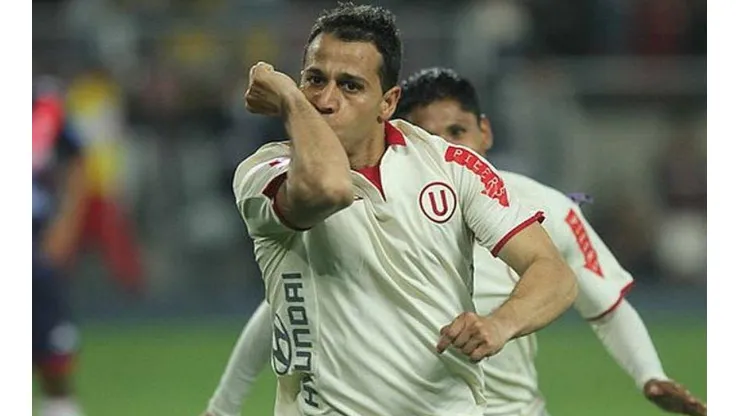 Guastavino campeonó el 2013 con Universitario de Deportes.