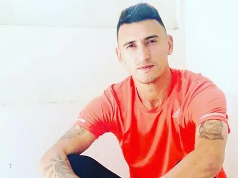 La pelota no descansa: Suárez apareció de sorpresa en una cancha de fútbol en Córdoba