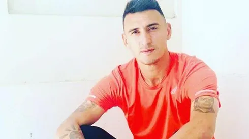 La pelota no descansa: Suárez apareció de sorpresa en una cancha de fútbol en Córdoba