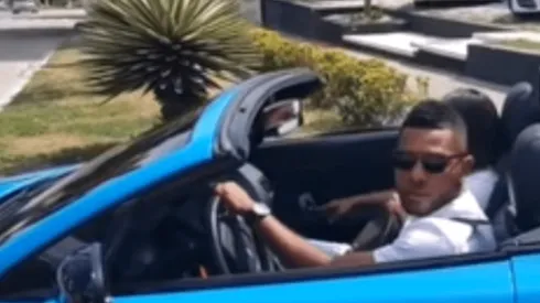 Video: en carro convertible recorre Miguel Borja las calles de Barranquilla