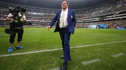 ¿Justo ahora? Negro Santos tiró leña al fuego y discutió a Miguel Herrera como entrenador