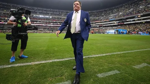 ¿Justo ahora? Negro Santos tiró leña al fuego y discutió a Miguel Herrera como entrenador