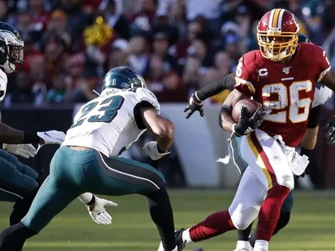 No vas a poder creer lo que hizo Adrian Peterson con el balón del récord