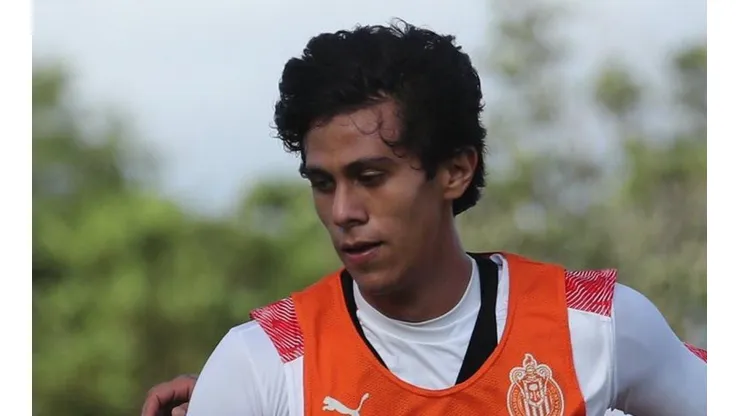 José Juan Macías hizo un doblete en el amistoso de Chivas