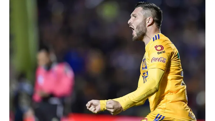 Gignac descargó de taco y la empujó en el segundo palo