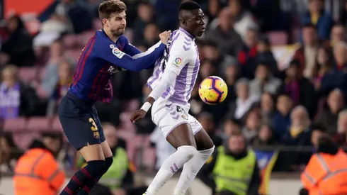 Stiven Plaza enfrentando a Barcelona.