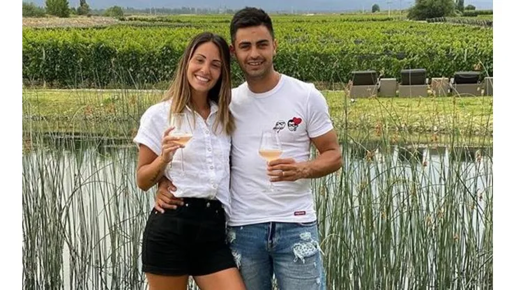Martínez metió foto con su pareja y un ex-River lo mató en los comentarios