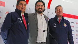 Cada día más picante: Negro Santos, duro contra Tena y Peláez