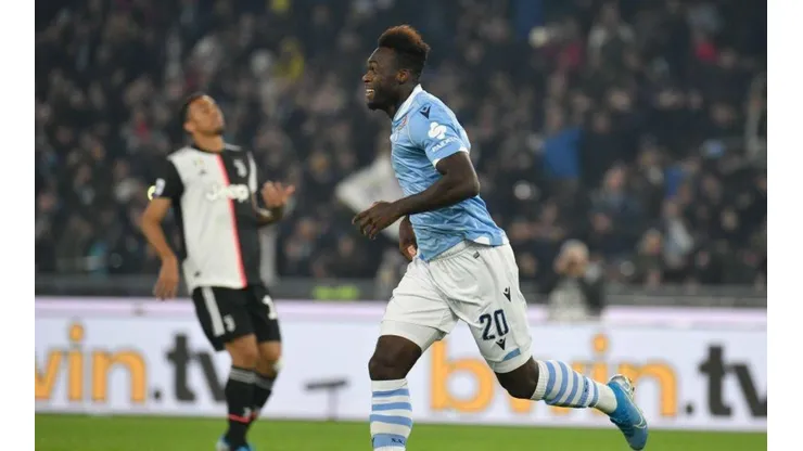 Felipe Caicedo festejando con Lazio.