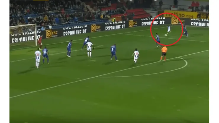 Otra asistencia más: espectacular centro de Tecatito Corona en el gol de Soares a Chaves