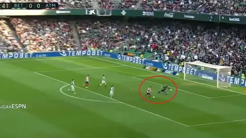 Correa dejó pintado al arquero y metió un golazo para el Atlético