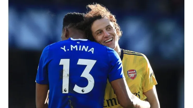 Yerry Mina y David Luiz juntos en el partido entre Everton y Arsenal.