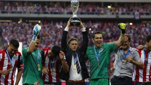 Almeyda cumplió 46 años y los ex-Chivas lo recordaron