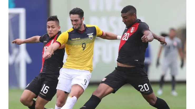 Perú se impuso por 2-0 en La Videna.