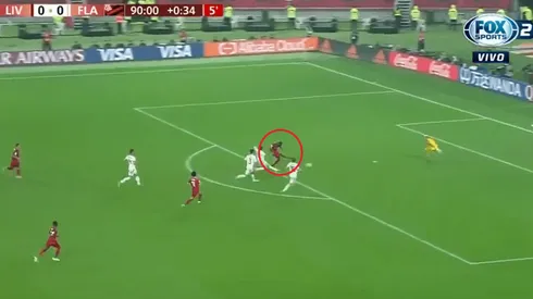 ¿No era penal? Mané cayó en el área, el arbitro cobró pero el VAR lo anuló