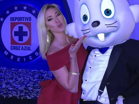 Jeni Summers piensa en Cruz Azul hasta en sus vacaciones
