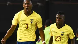 Frickson Erazo festejando un tanto en la Selección Ecuador.