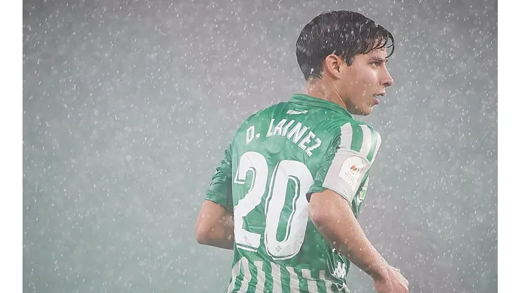 Todo parece indicar que Diego Lainez seguirá jugando en el Verdiblanco.