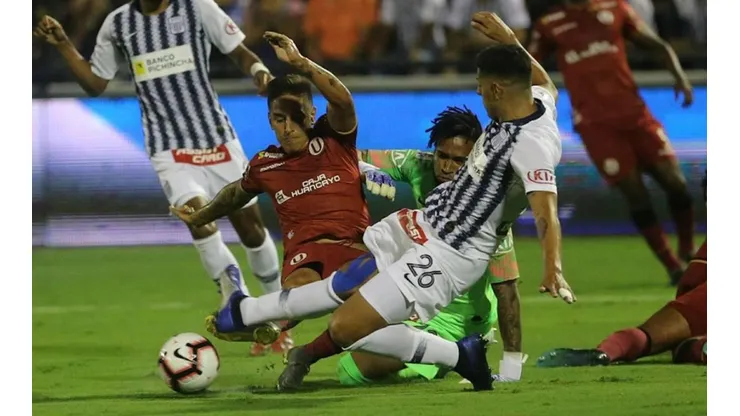 Univeristario ganó los dos clásicos de este año.