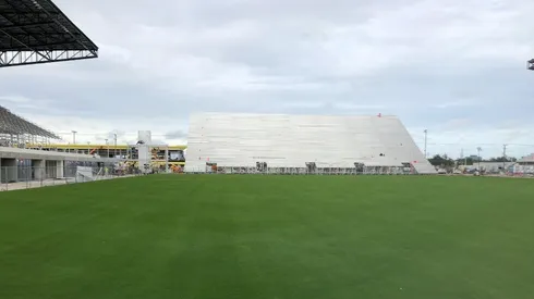 El Lockhart Stadium, en gran estado.