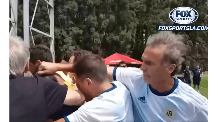 Todos estaban en el VAR y Ruggeri aprovechó para atenderlo a Leto