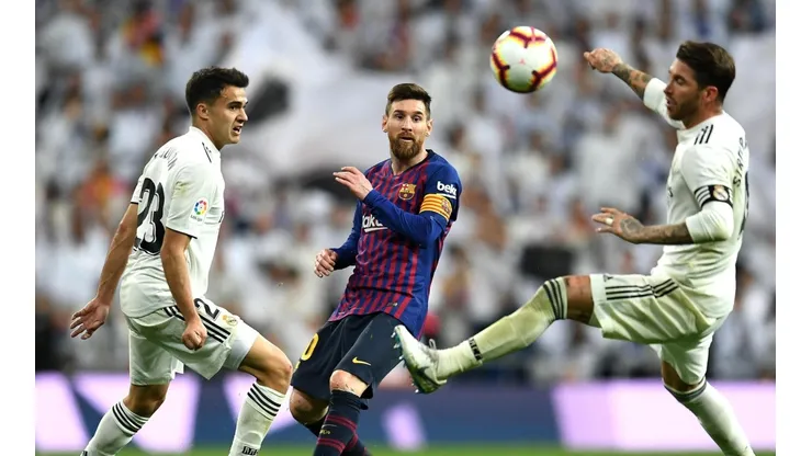 Barcelona y Real Madrid se enfrentan en un nuevo clásico en la Liga de España. (Foto: Getty Images).