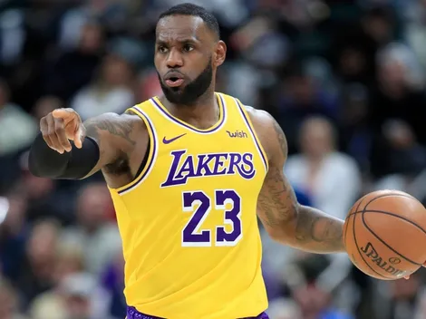 VIDEO | LeBron James da un pase sin ver y de espalda por Los Lakers