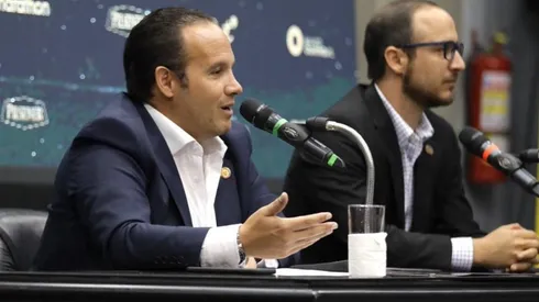 Francisco Egas en conferencia de prensa.