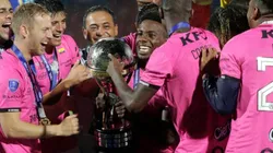 Trofeo de la Copa Conmebol Sudamericana.