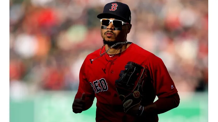 Dodgers y Red Sox, en plácticas por el futuro de Mookie Betts