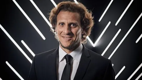 Diego Forlán cerca de convertirse en el técnico de un club en donde jugó