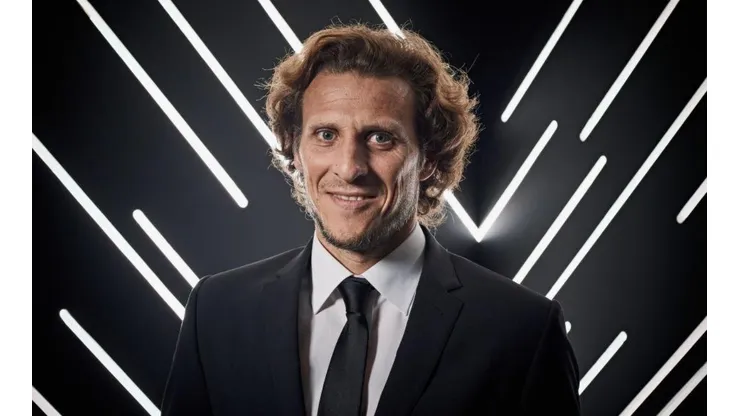 Diego Forlán cerca de convertirse en el técnico de un club en donde jugó