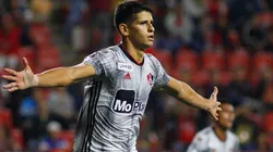 Facundo Barceló festejando un gol en Atlas.