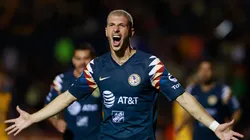 El volante es un símbolo americanista.