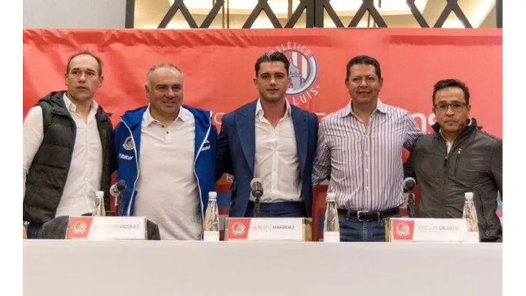 Memo Vázquez asumió en la banca de los Rojiblancos.