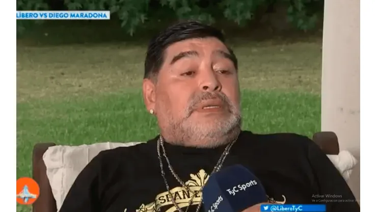 Maradona: "No me sentaría a tomar un café con Riquelme"