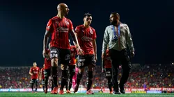 Tres jugadores de Xolos a Gallos.