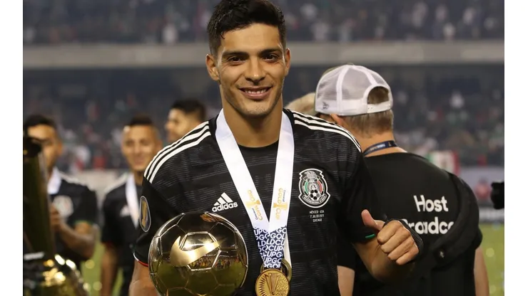Jiménez, en el top 5 de mejores delanteros de club y selección