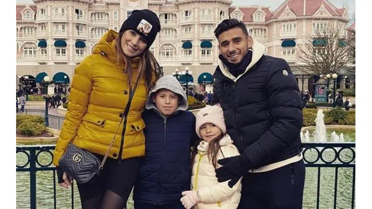 Salvio subió foto en Disney, le pegaron en los comentarios y él respondió