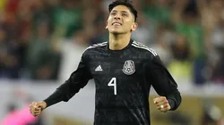 Edson Álvarez felicitó a un jugador de Chivas Sub-17
