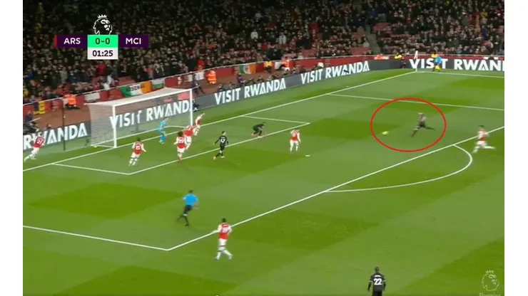 De Bruyne sacó un bombazo en movimiento y marcó para el City ante Arsenal