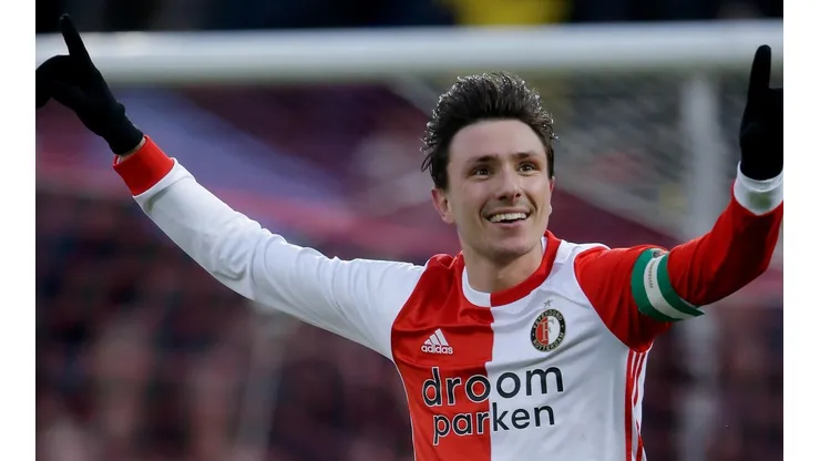 Berghuis hizo pedazos al PSV de Érick Gutiérrez