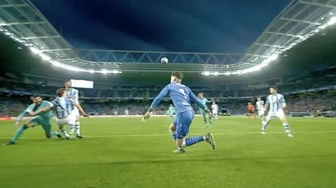 Un medio español tituló "El clásico robo" por el penal no cobrado al Barcelona