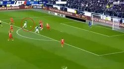 Dybala la bajó de pecho y le quedó a Cristiano, que le pegó de primera para el gol de la Juventus