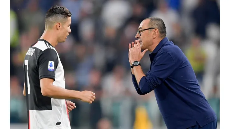 Cristiano Ronaldo junto a Maurizio Sarri.