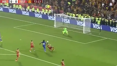 Sombrerito en el área y bomba: golazo de Gomis para el Al Hilal