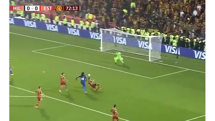 Sombrerito en el área y bomba: golazo de Gomis para el Al Hilal
